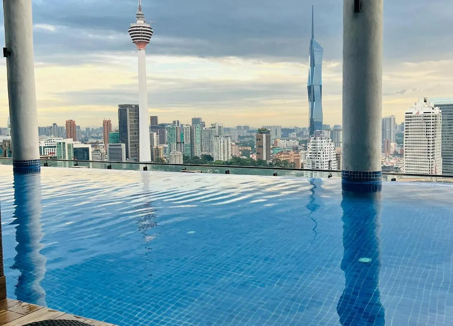 The Luxe Klcc By Service Suites Kuala Lumpur