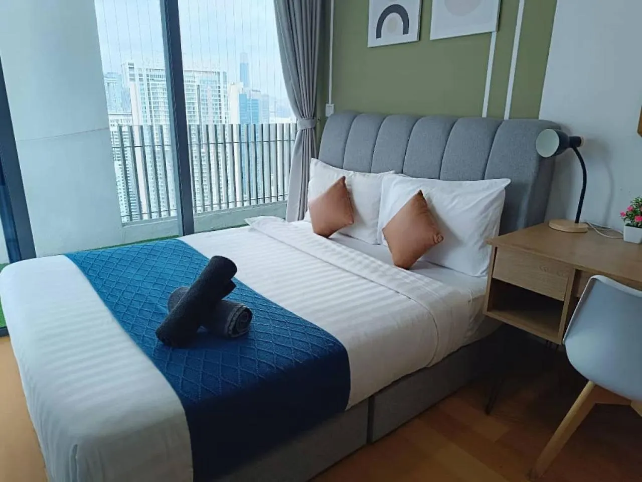 The Luxe Klcc By Service Suites Kuala Lumpur Apartment