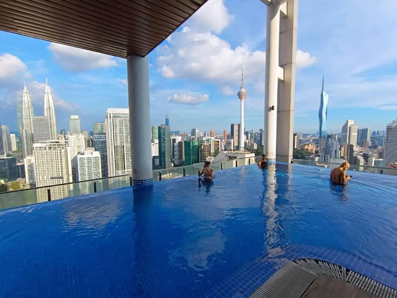 The Luxe Klcc By Service Suites Kuala Lumpur