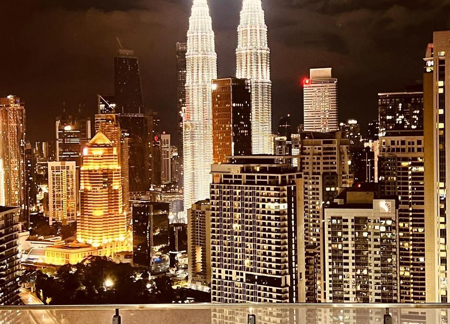 The Luxe Klcc By Service Suites Kuala Lumpur Apartment