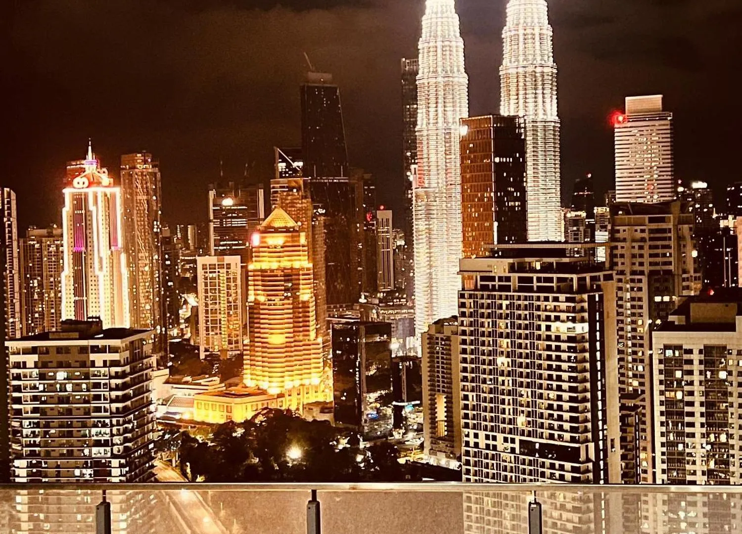 The Luxe Klcc By Service Suites Kuala Lumpur Apartment