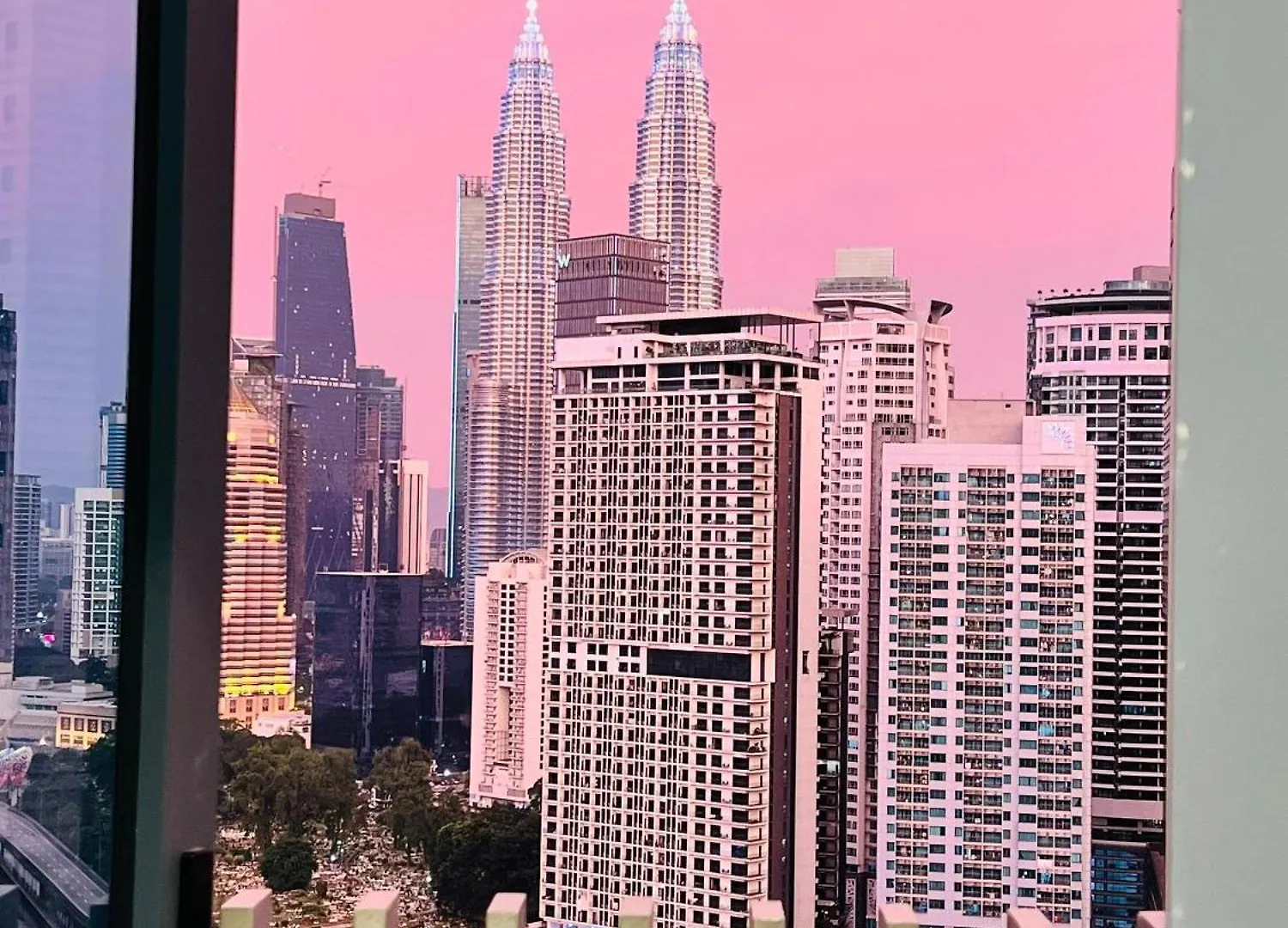 The Luxe Klcc By Service Suites Kuala Lumpur