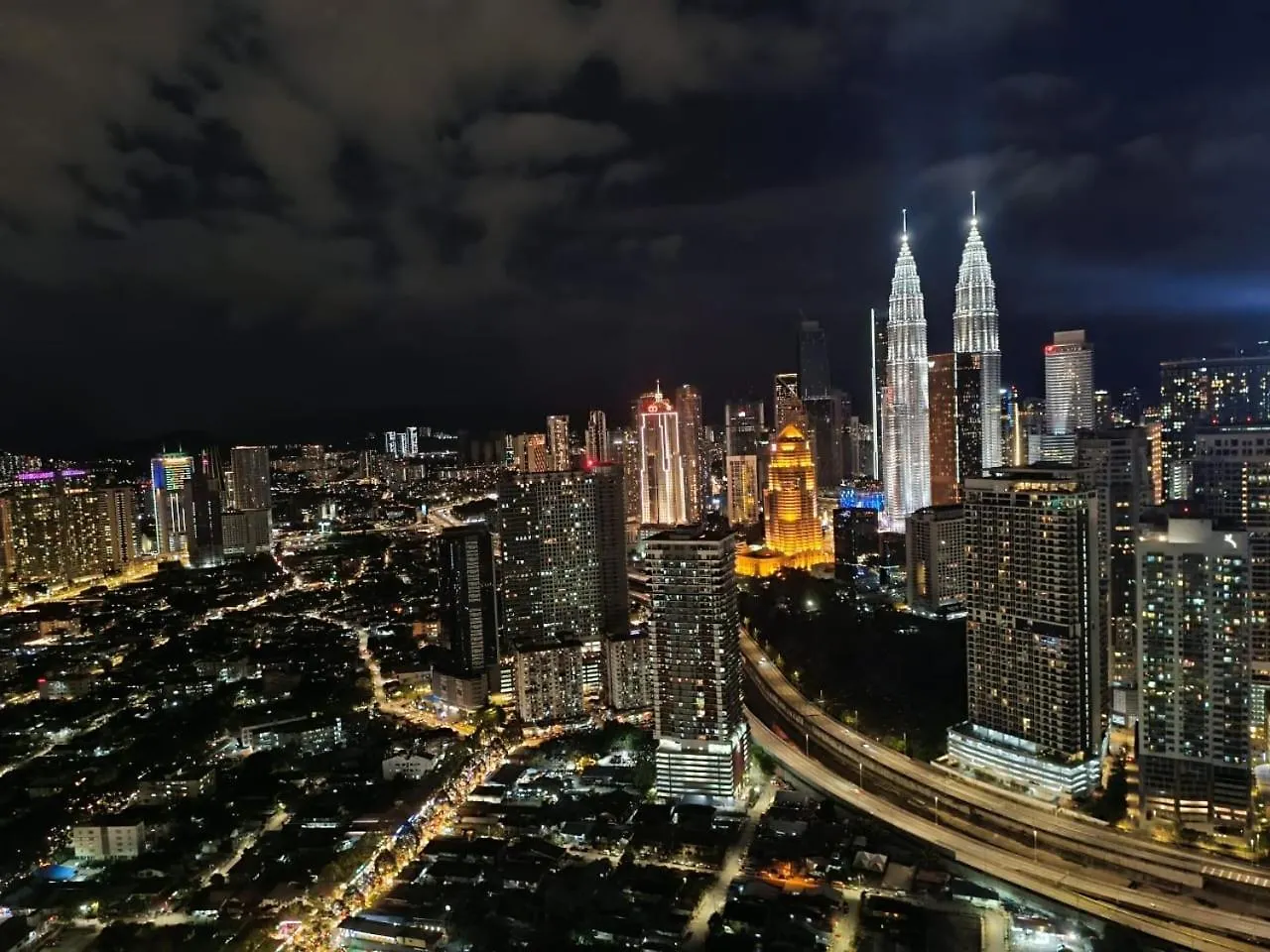 Apartment The Luxe Klcc By Service Suites Kuala Lumpur