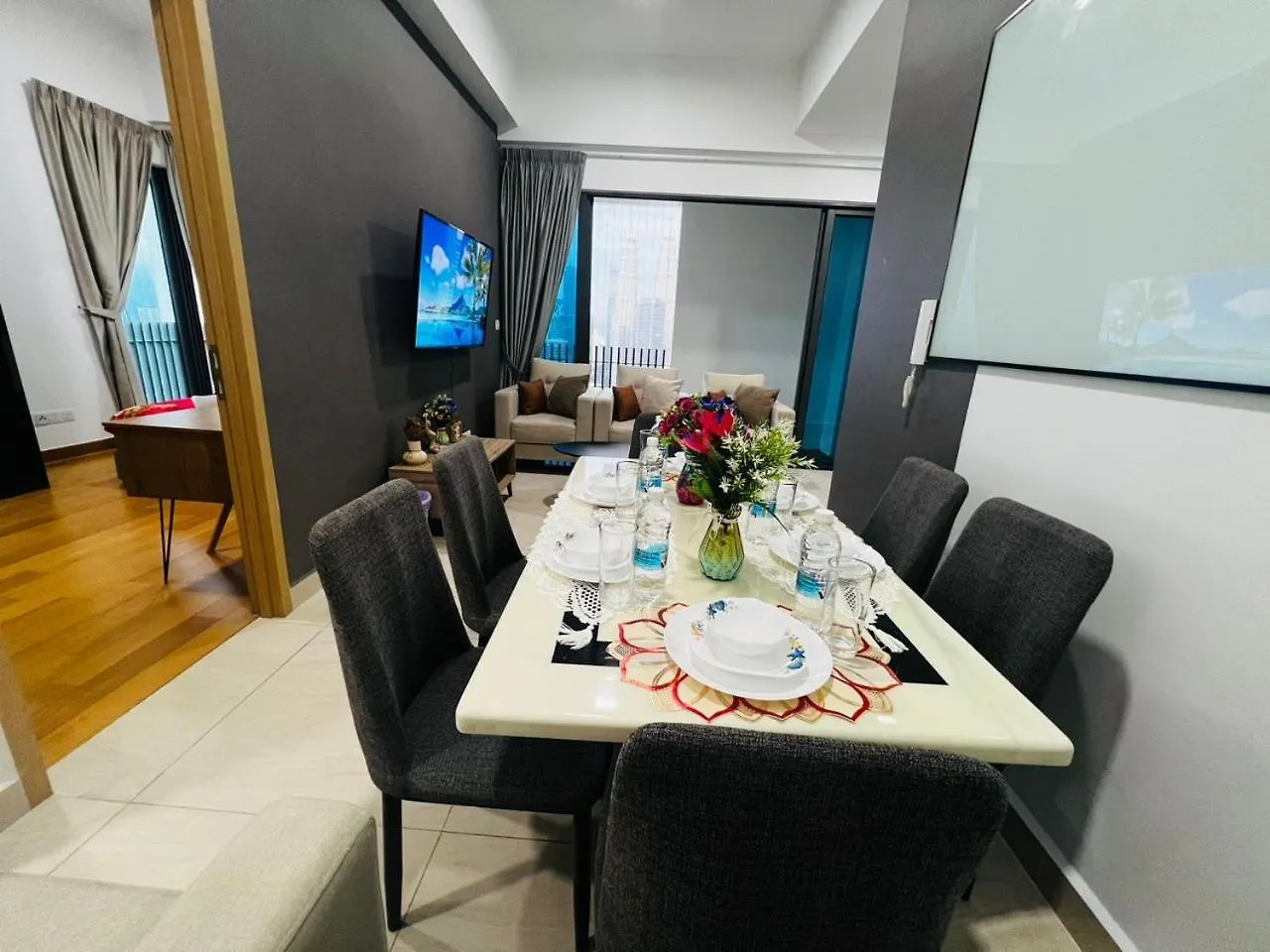 The Luxe Klcc By Service Suites Kuala Lumpur 0*,