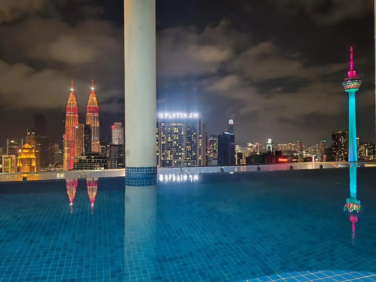 The Luxe Klcc By Service Suites Kuala Lumpur