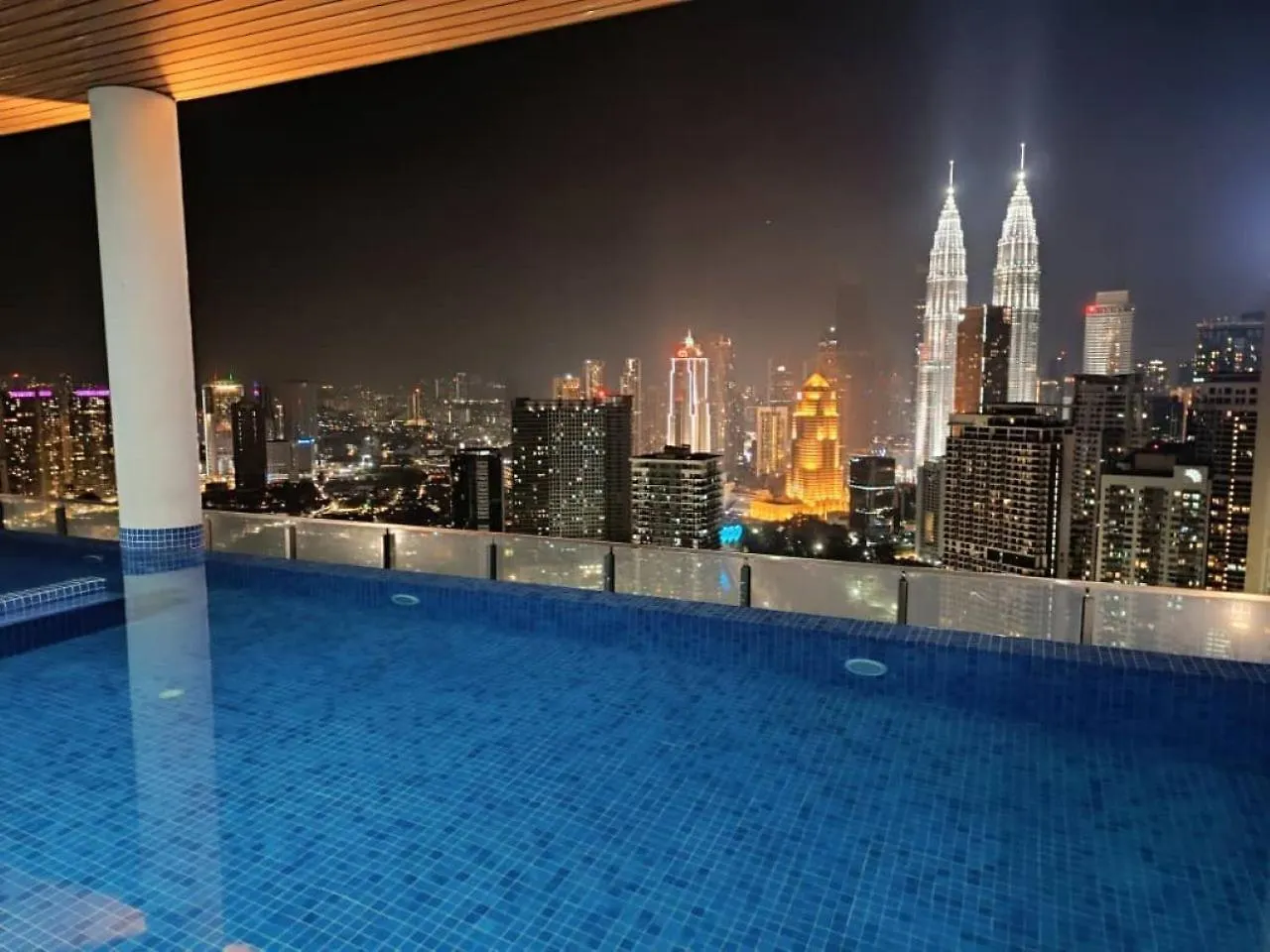 Apartment The Luxe Klcc By Service Suites Kuala Lumpur