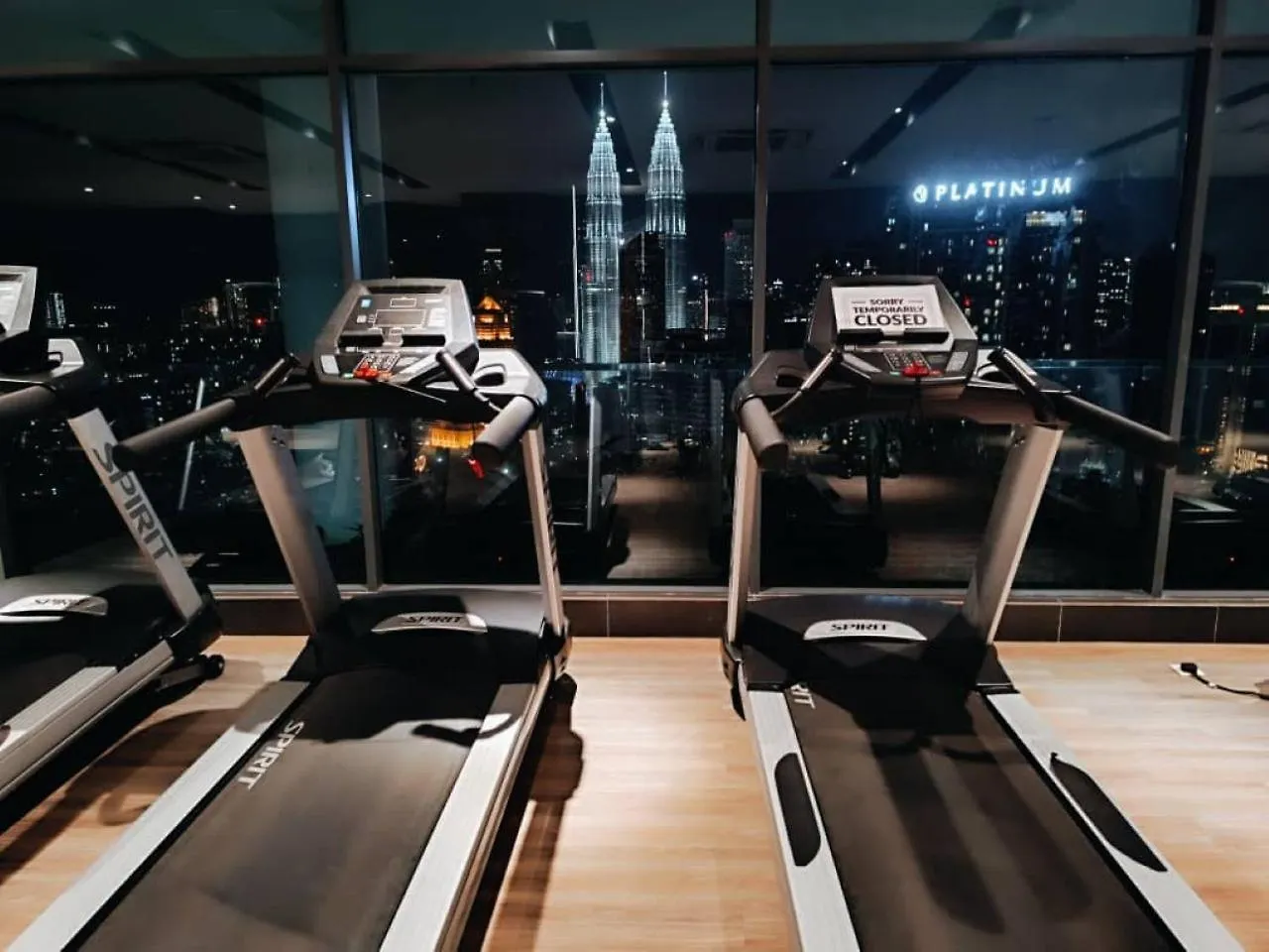 The Luxe Klcc By Service Suites Kuala Lumpur