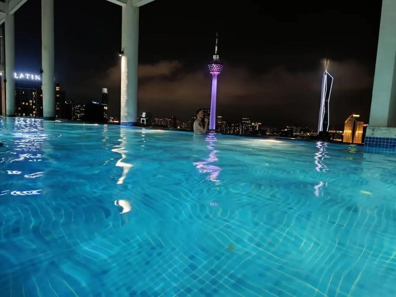 The Luxe Klcc By Service Suites Kuala Lumpur Apartment